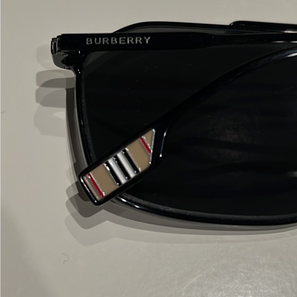 Burberry Blaine Sunglasses (Authentic BNIB) - Picture 2 of 8